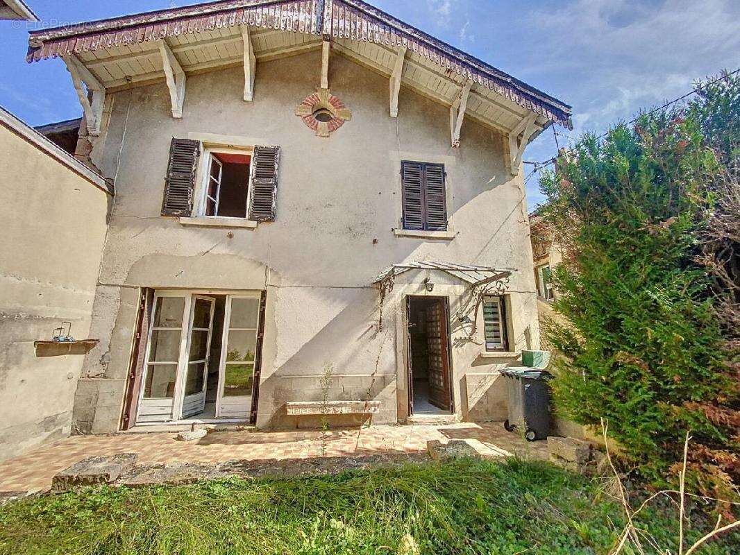 Maison à SAINT-IGNY-DE-ROCHE