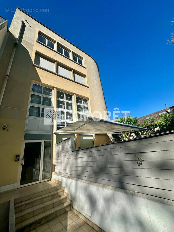 Appartement à LE PERREUX-SUR-MARNE