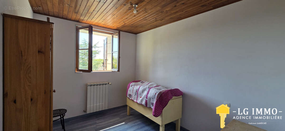Maison charentaise 206 m2, 5 chambres, grandes dépendances, jardin - photo 19