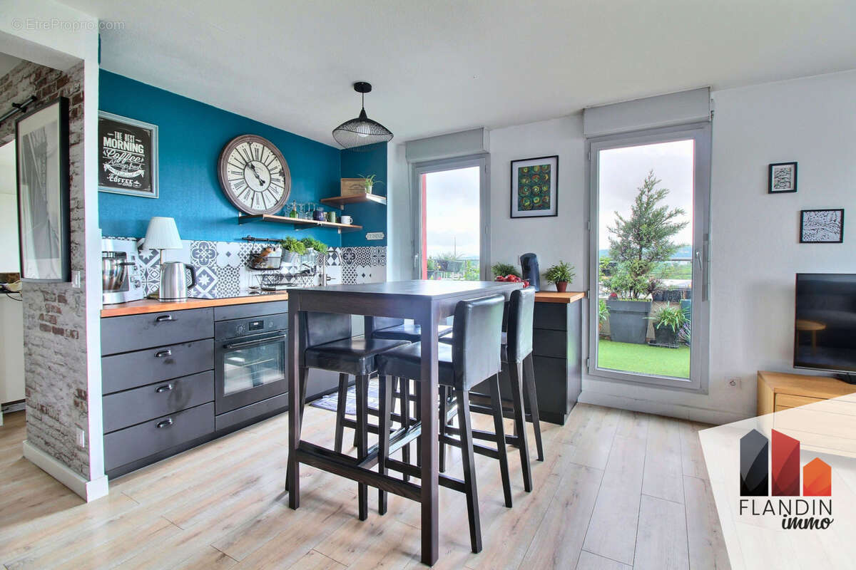 Appartement à GRIGNY