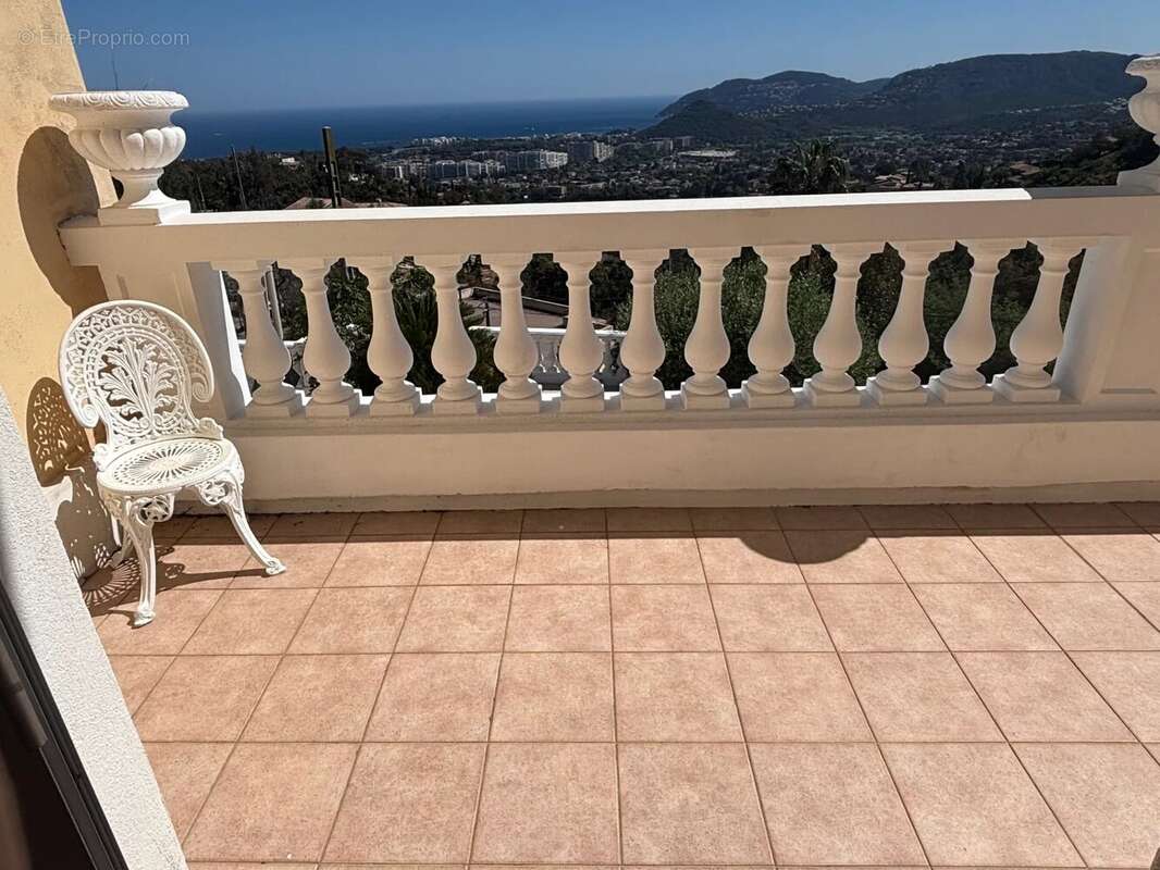 Maison à MANDELIEU-LA-NAPOULE