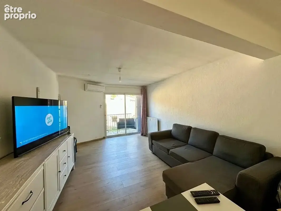 Appartement à SALERNES