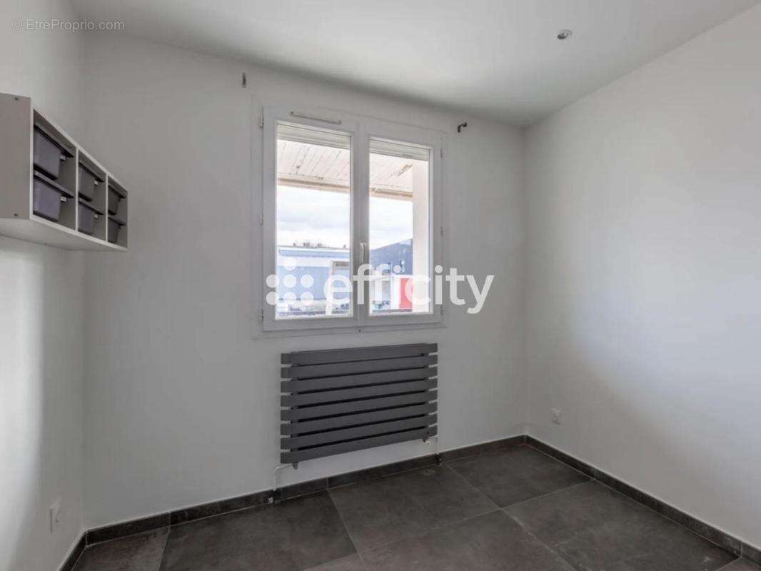 Maison à VAULX-EN-VELIN