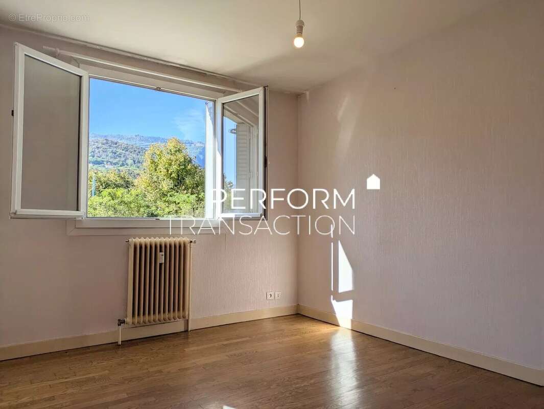 Appartement à SEYSSINET-PARISET