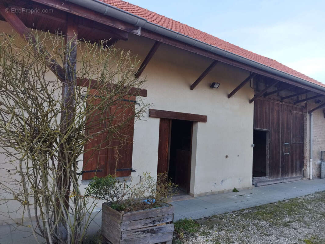 Maison à PIERRE-DE-BRESSE