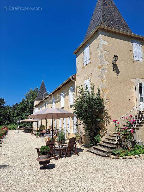 Vivre et rêver en Gascogne : élégante propriété avec gîtes et chambres d’hôtes - photo 3