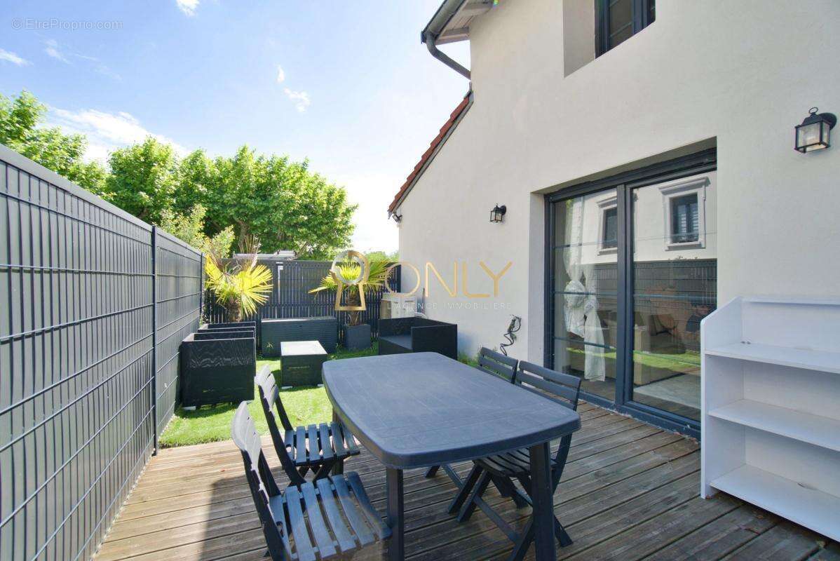 Appartement à RILLIEUX-LA-PAPE