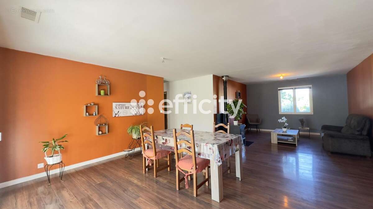 Maison à COLLORGUES