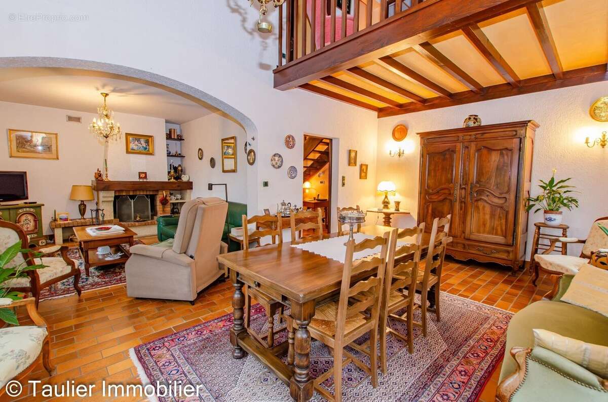 ST VÉRAND -- Élégante maison familiale 5 chambres - photo 10