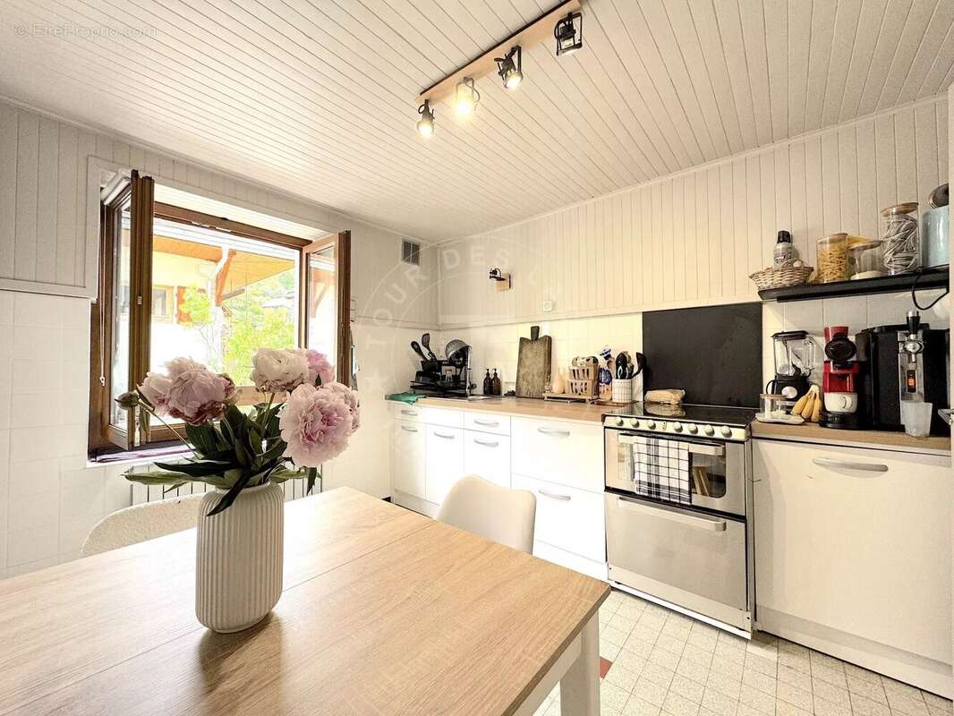 Maison à MENTHON-SAINT-BERNARD