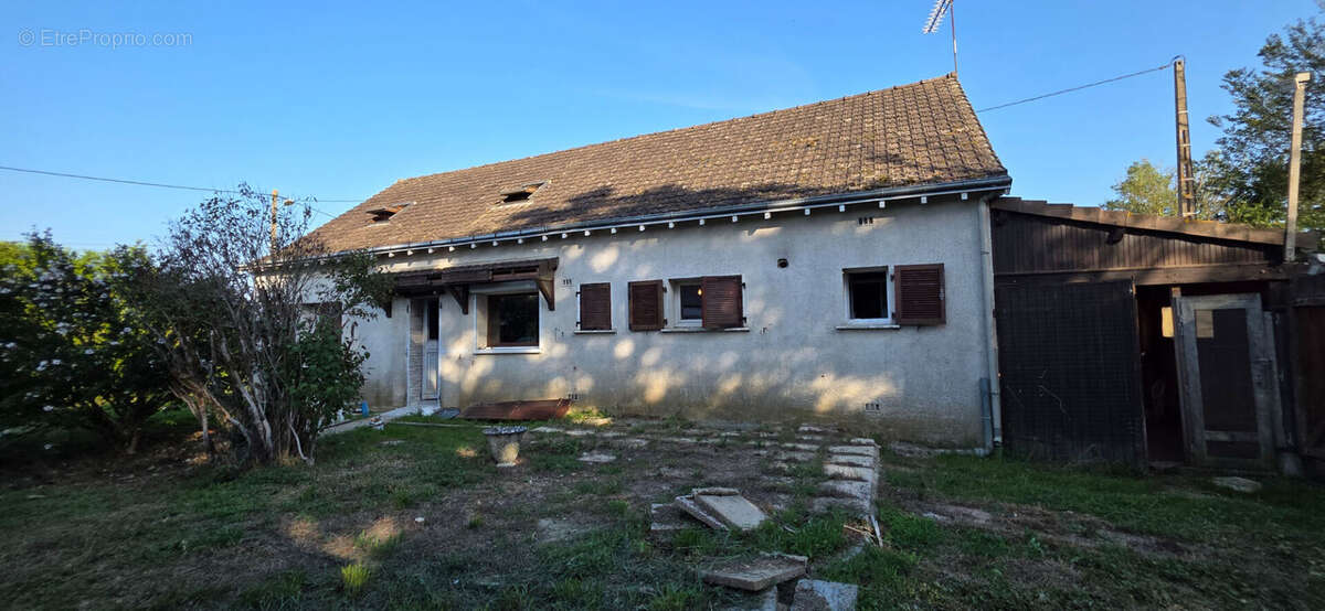 Maison à POULIGNY-SAINT-PIERRE