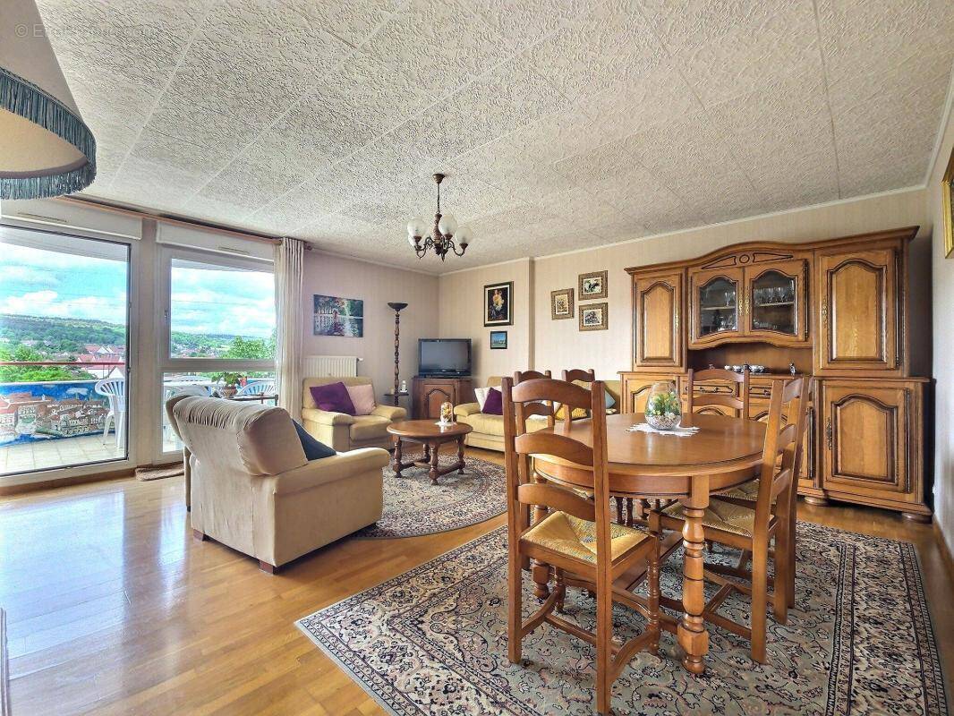 Appartement à CHENOVE