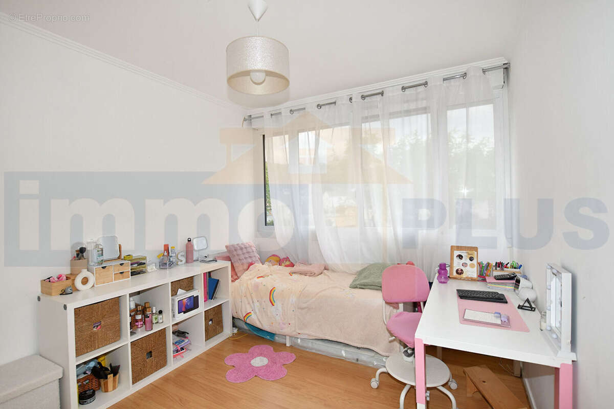 Appartement à FONTENAY-LE-FLEURY