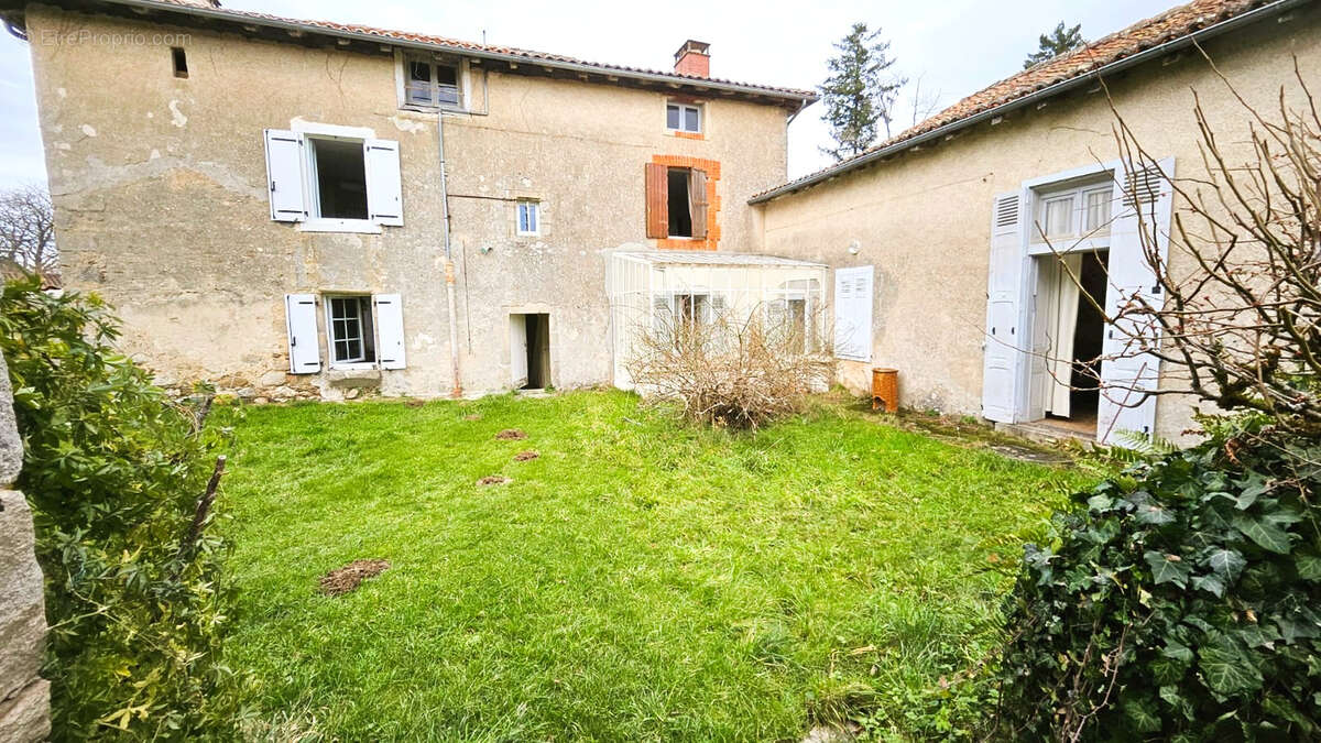 Maison à LES CARS
