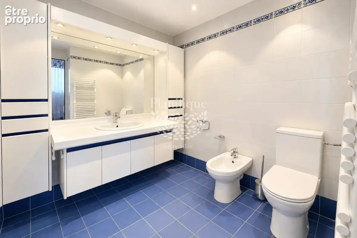 DIVONNE-LES-BAINS   Duplex de Type 8 avec jardin privatif de 500m2 - photo 14