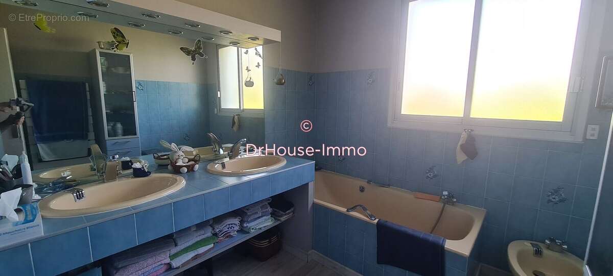 Maison à CHAMPAGNE-LES-MARAIS