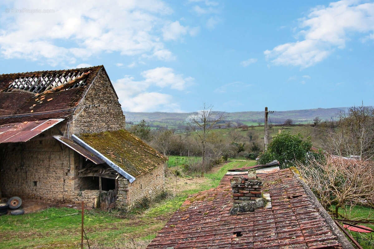 Maison à SAINT-YTHAIRE