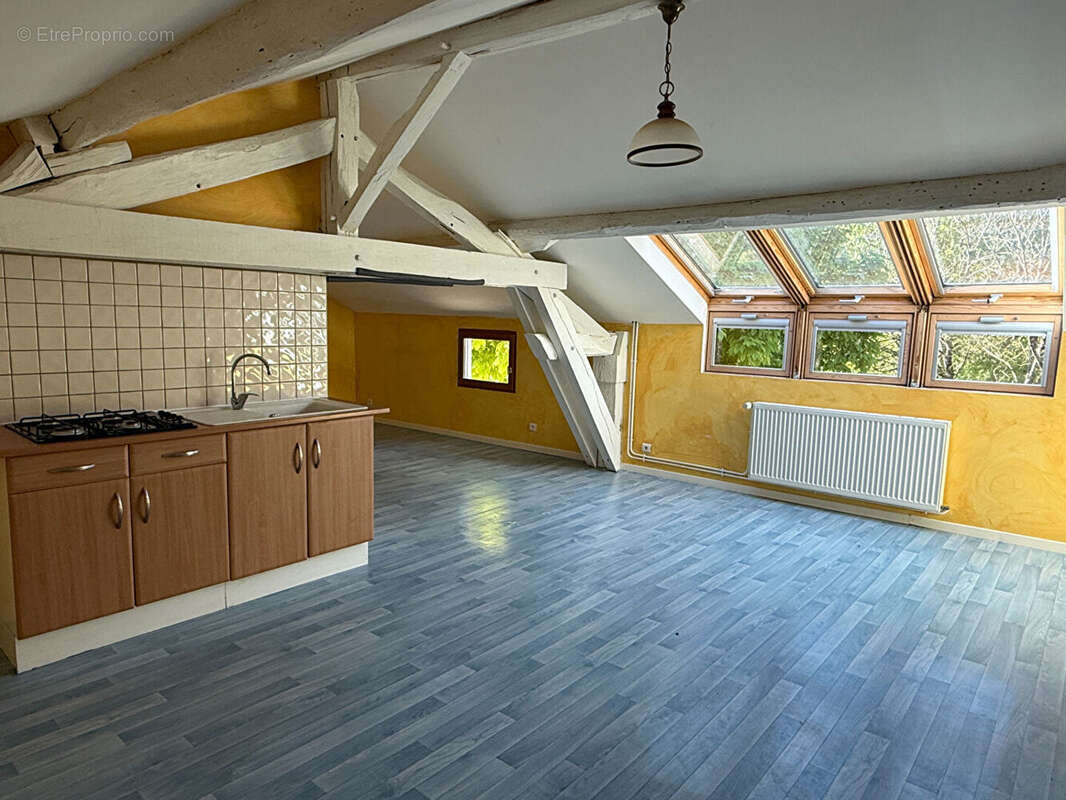 Maison à NIEUIL-L'ESPOIR