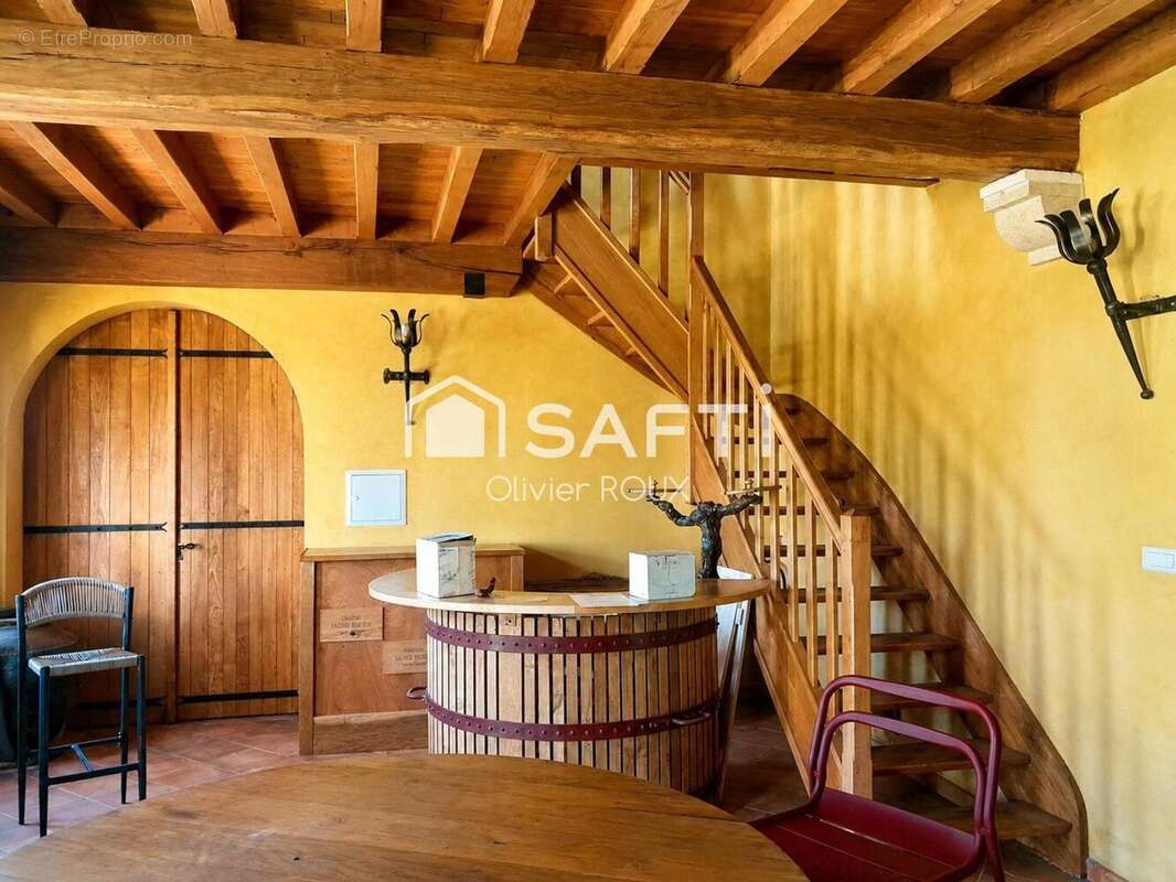 Maison 213 m² à Saint-Sulpice-De-Faleyrens  - photo 4