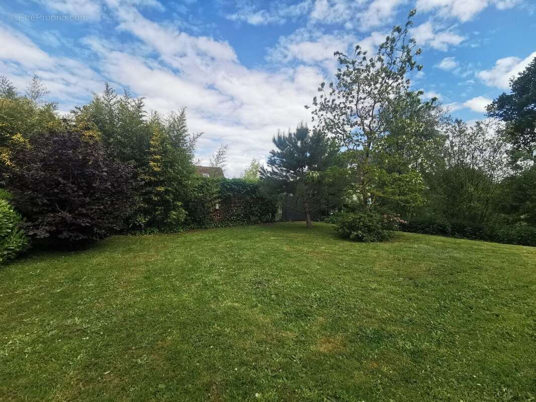 Maison à SAINT-SEBASTIEN-DE-MORSENT