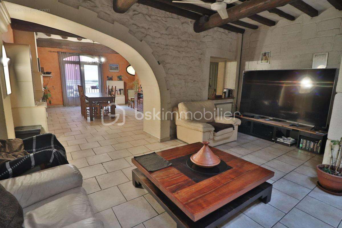 Maison de village R+3 de 169m², 4 chambres, garage, terrasse extérieure - photo 19