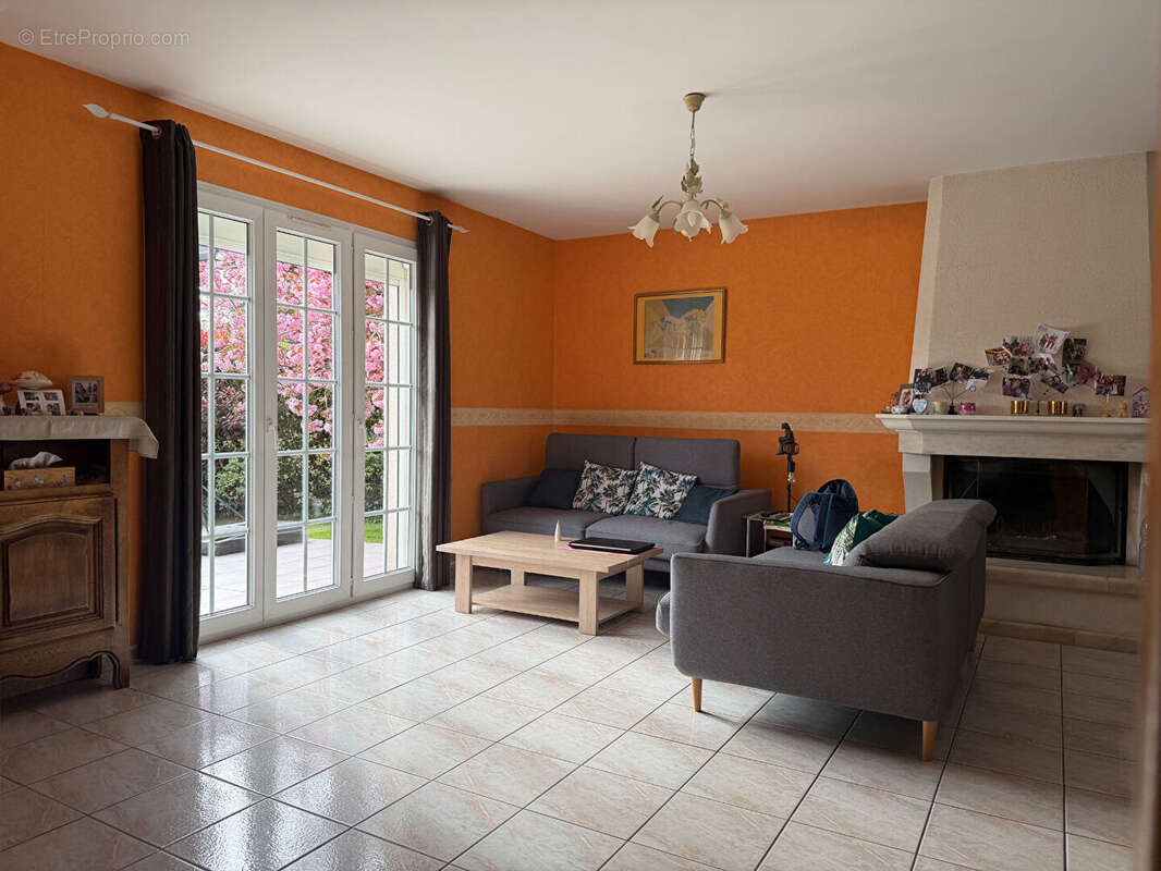 Maison à vendre - ST JOUIN BRUNEVAL - 153 m² - 4 CHAMBRES - Jardin - Sous-sol - photo 3
