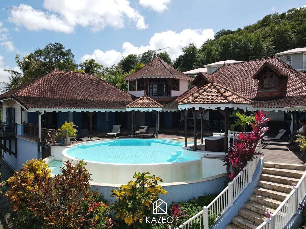 Maison à LES TROIS-ILETS