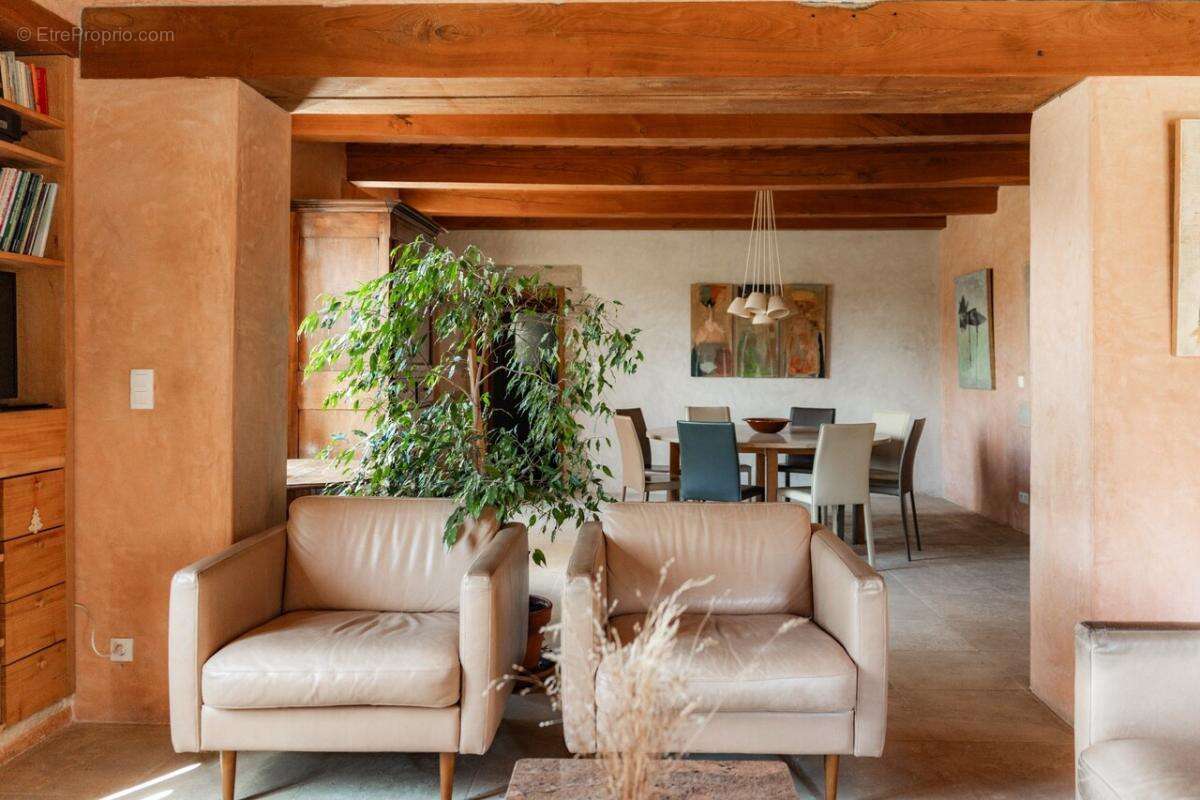 Maison à CHARMES-SUR-L'HERBASSE