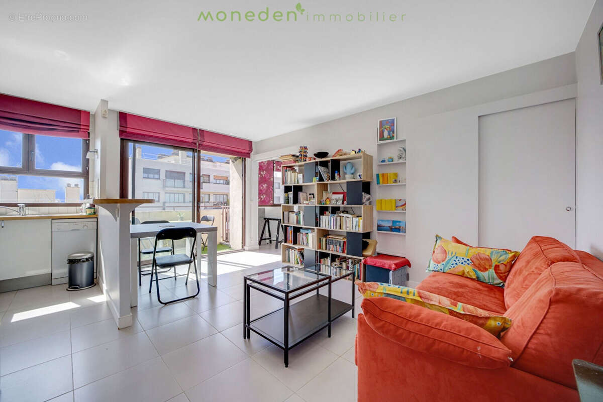 Dernier etage et balcon  plein ciel gambetta - photo 2
