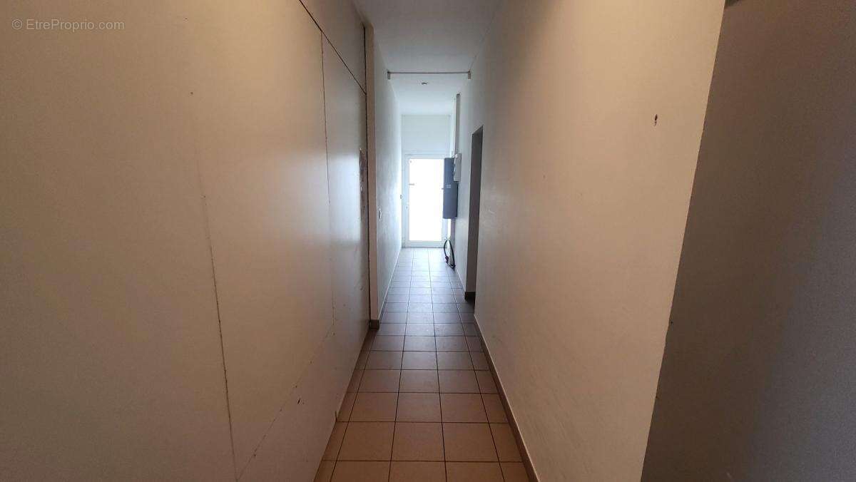 Commerce 220 m² à Velaine-En-Haye  - photo 7