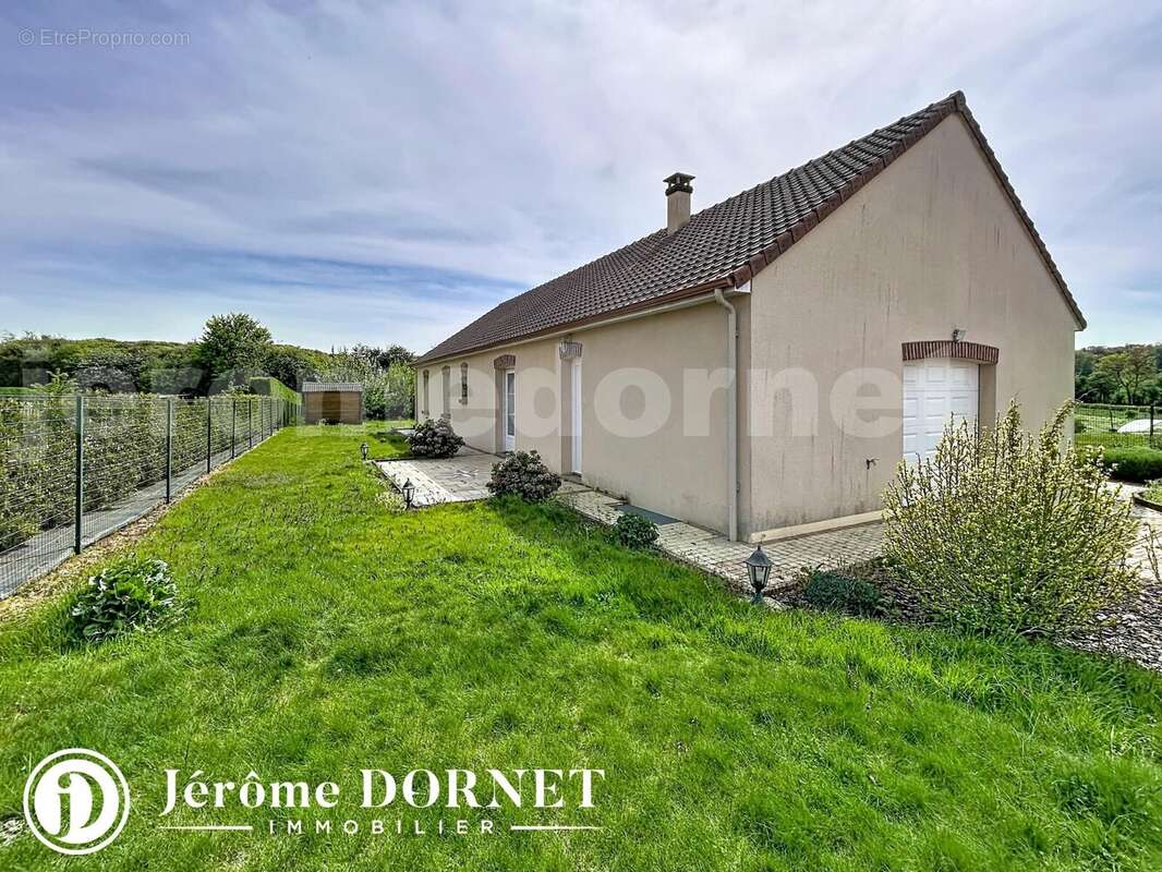 lemp_00009 - Maison à CREVECOEUR-LE-GRAND