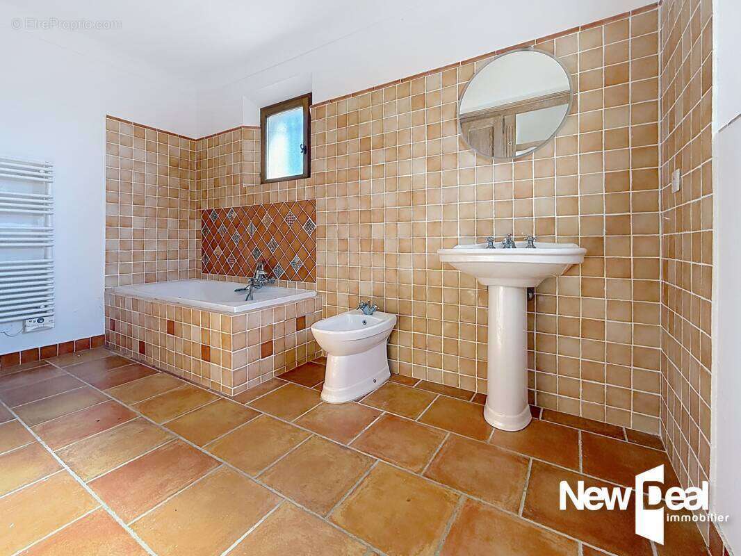 Maison à MONTAUROUX