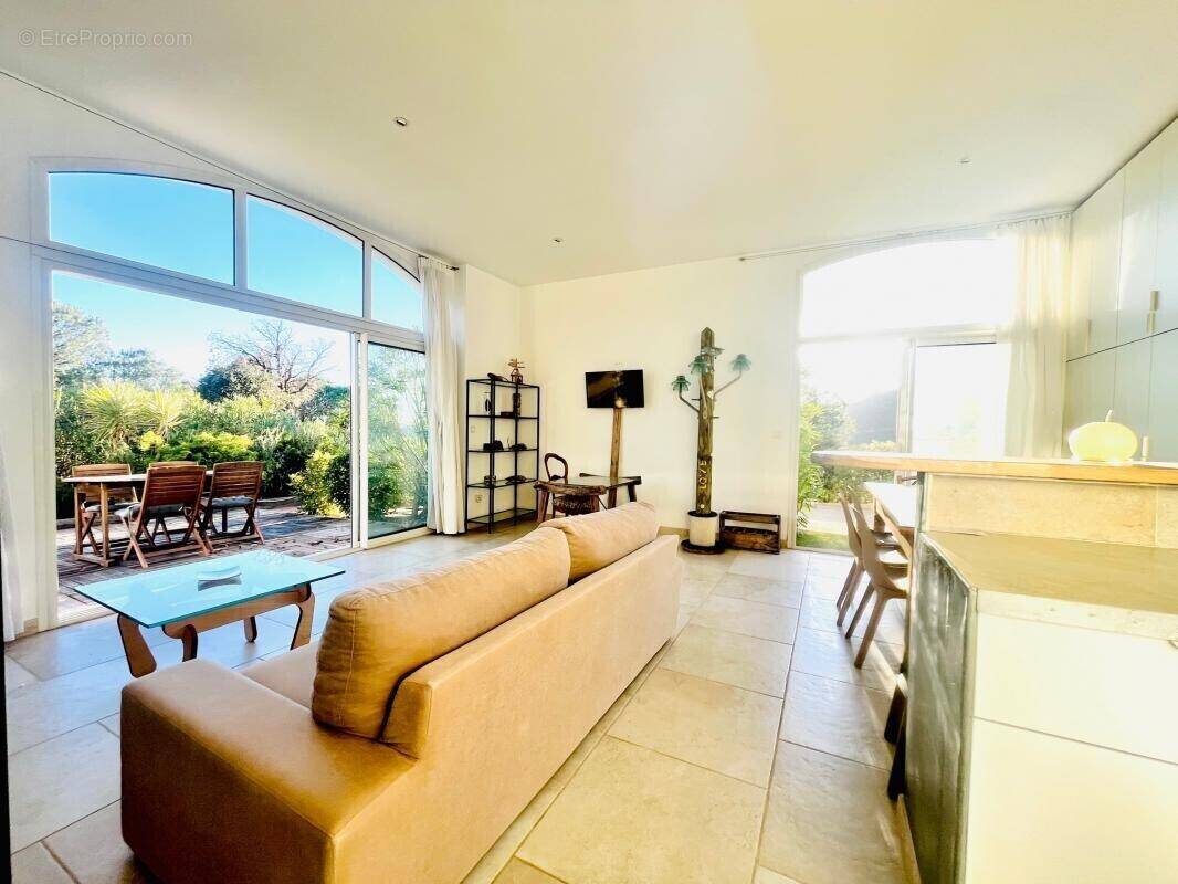 Appartement à LES ISSAMBRES