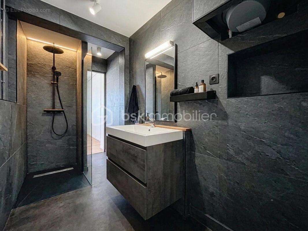Appartement F3 en plein centre ville - photo 10