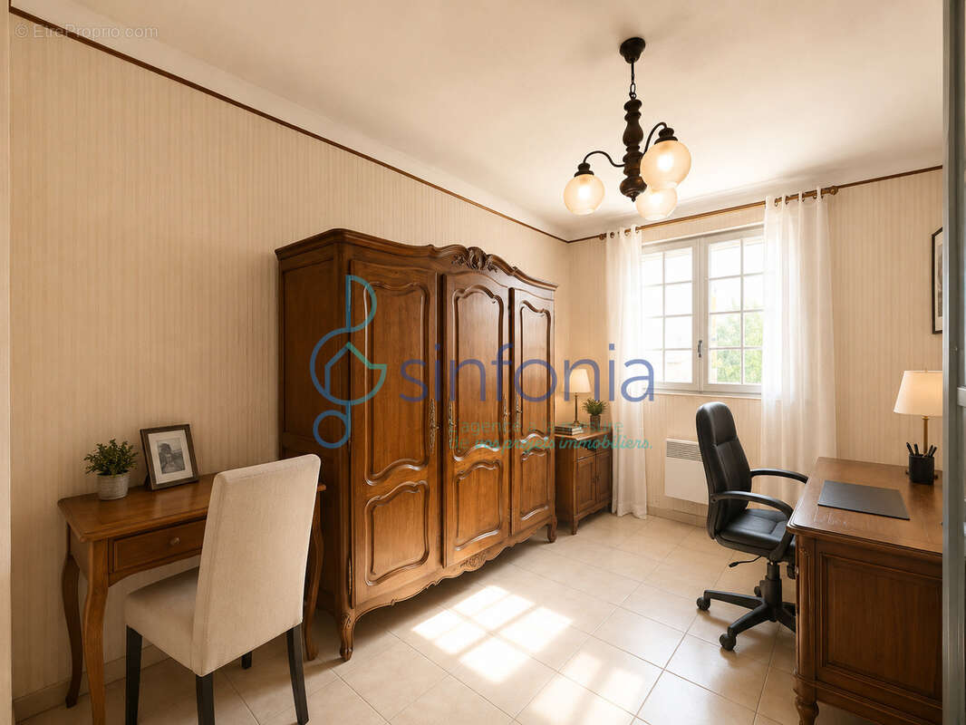 Nîmes   Maison de 120 m2 avec appartement indépendant de 45 m2, 2 garages et jardin - photo 12