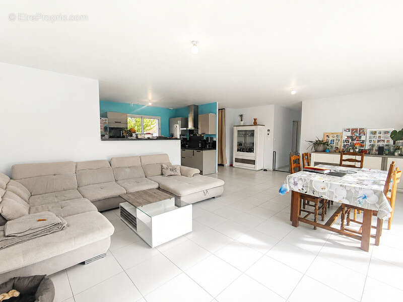 Maison contemporaine de 2021  Garantie décennale  DPE A  Terrain de près d'un hectare - photo 10