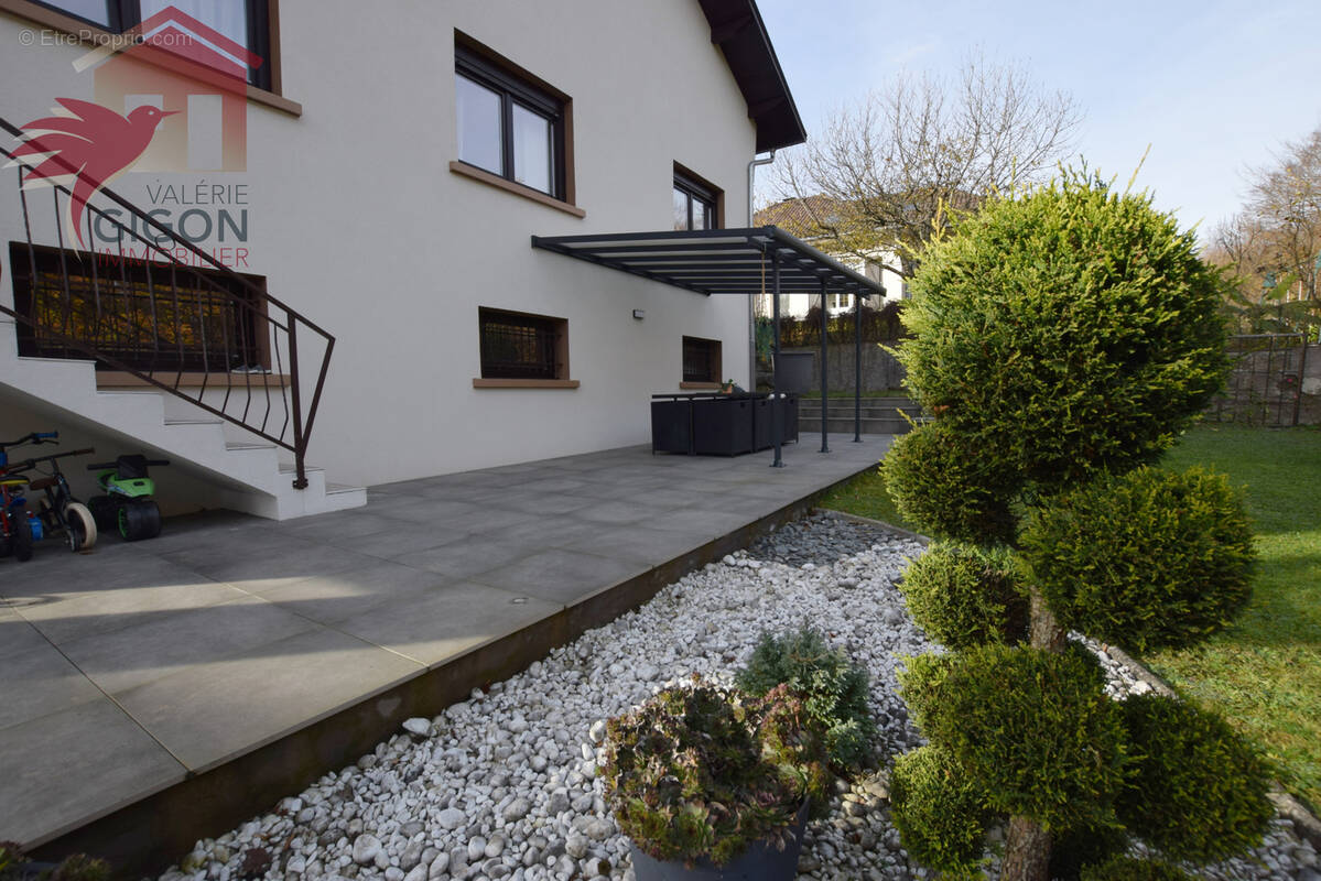 Maison à GRAND-CHARMONT