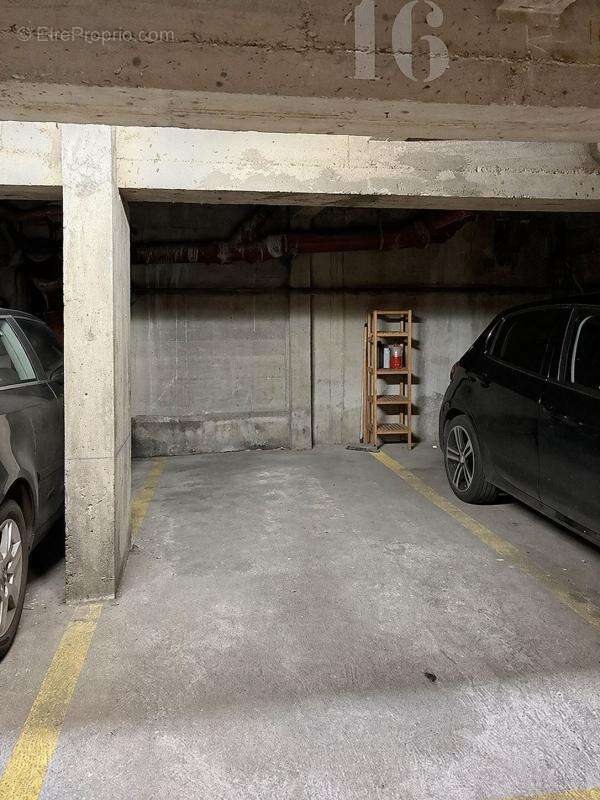 Parking à PARIS-15E