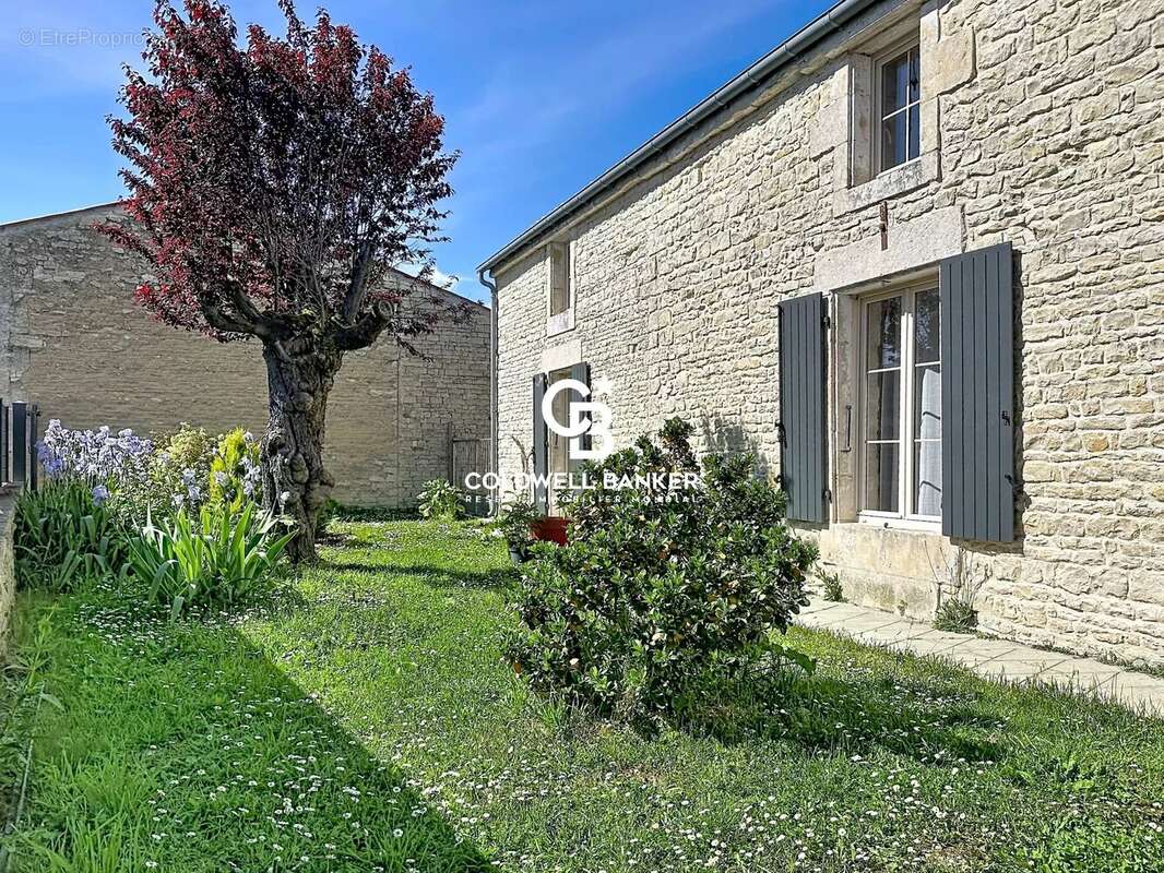Maison à COURCON