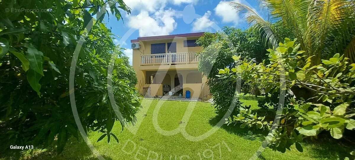 Maison à LES ABYMES