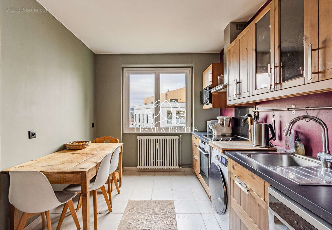 Appartement à TASSIN-LA-DEMI-LUNE