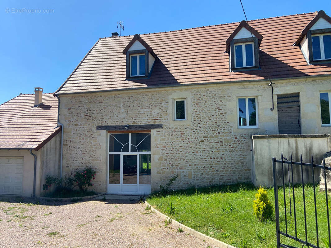 Maison à PARIGNY-LES-VAUX