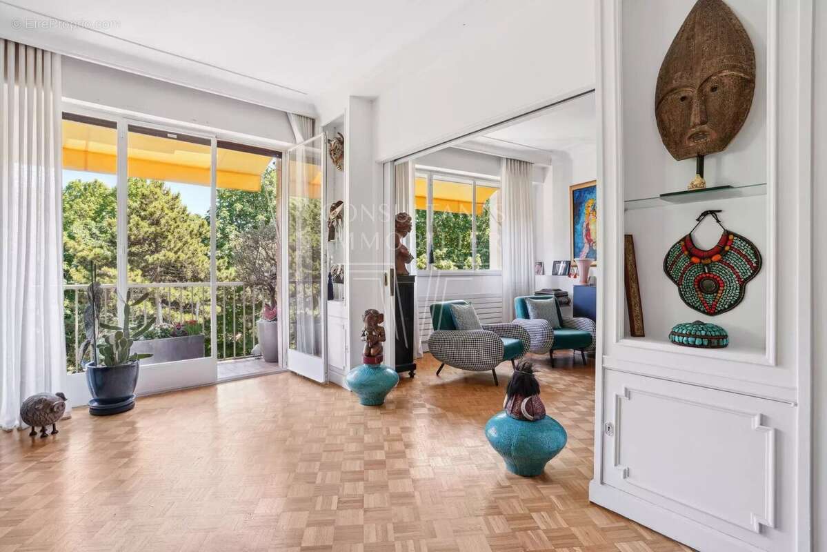 Appartement à NEUILLY-SUR-SEINE