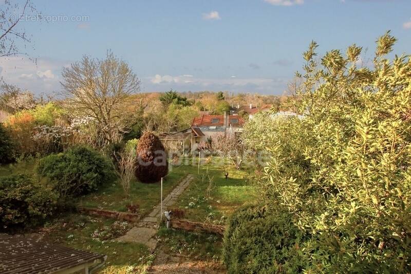 Maison à BURES-SUR-YVETTE