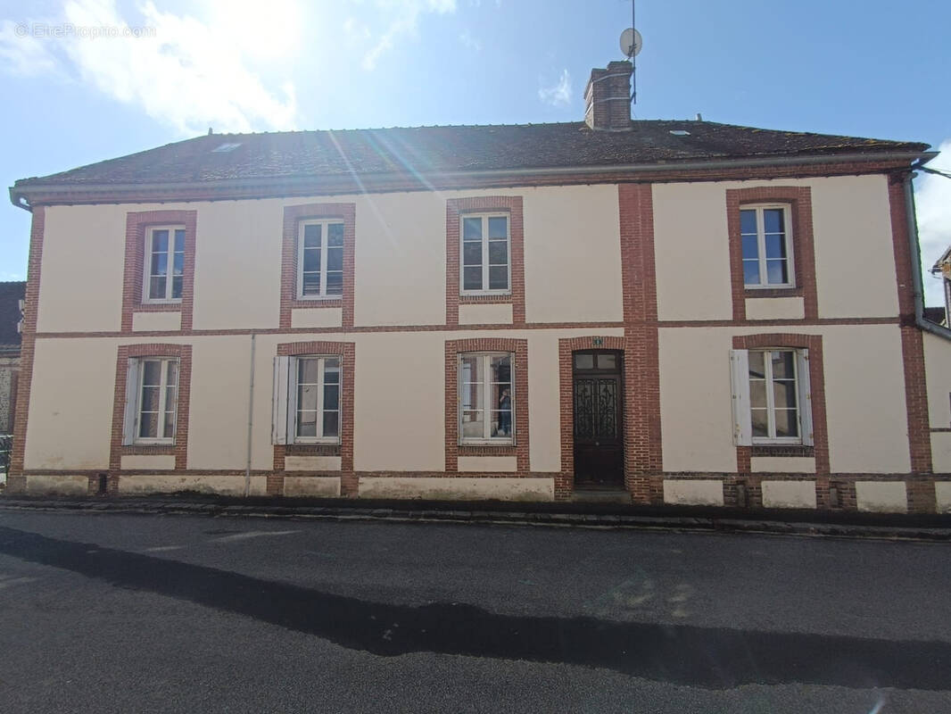 Maison à CHENNEBRUN