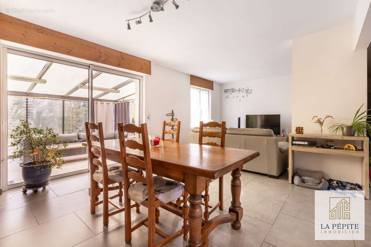 Maison à AULNOYE-AYMERIES