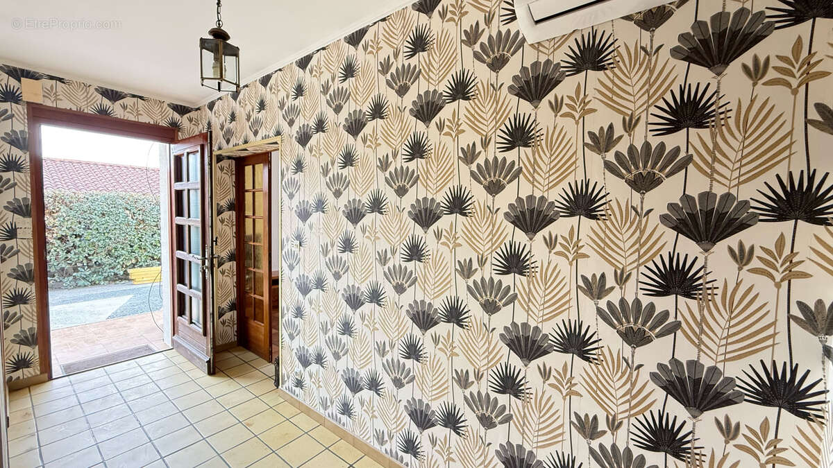 Maison de plain-pied centre bourg de coulon - photo 2