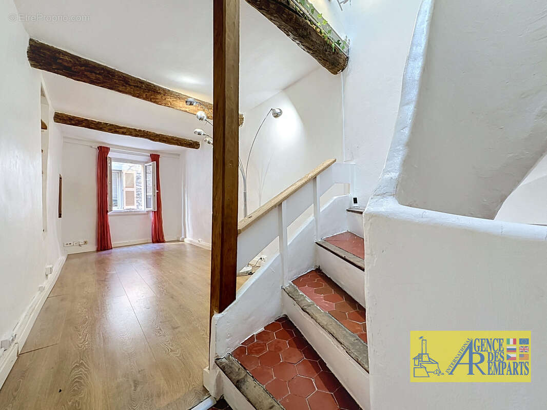 Appartement de caractère 82,95 m2 au cœur de la Vieille Ville - photo 4