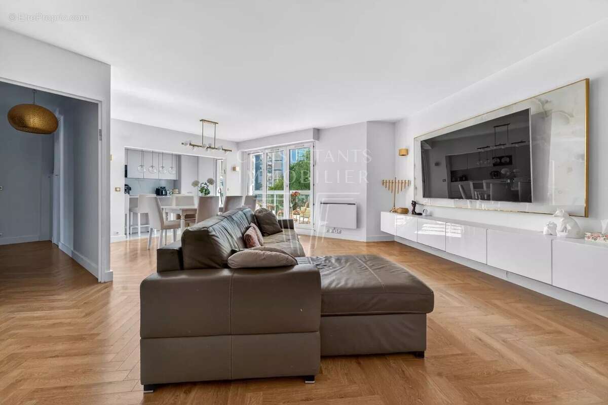 Appartement à LEVALLOIS-PERRET