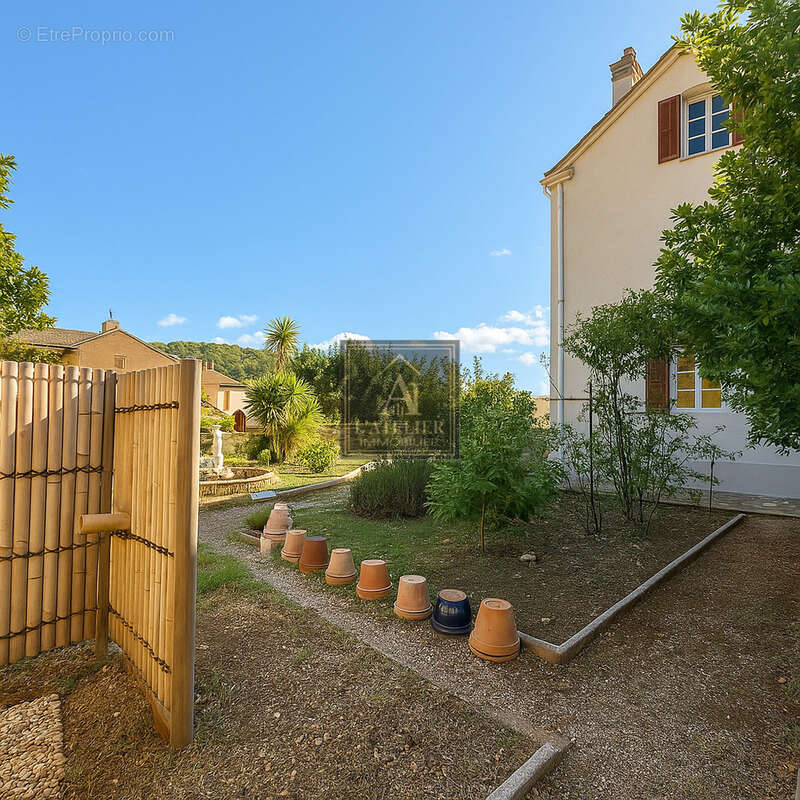 Maison à SOLLIES-TOUCAS